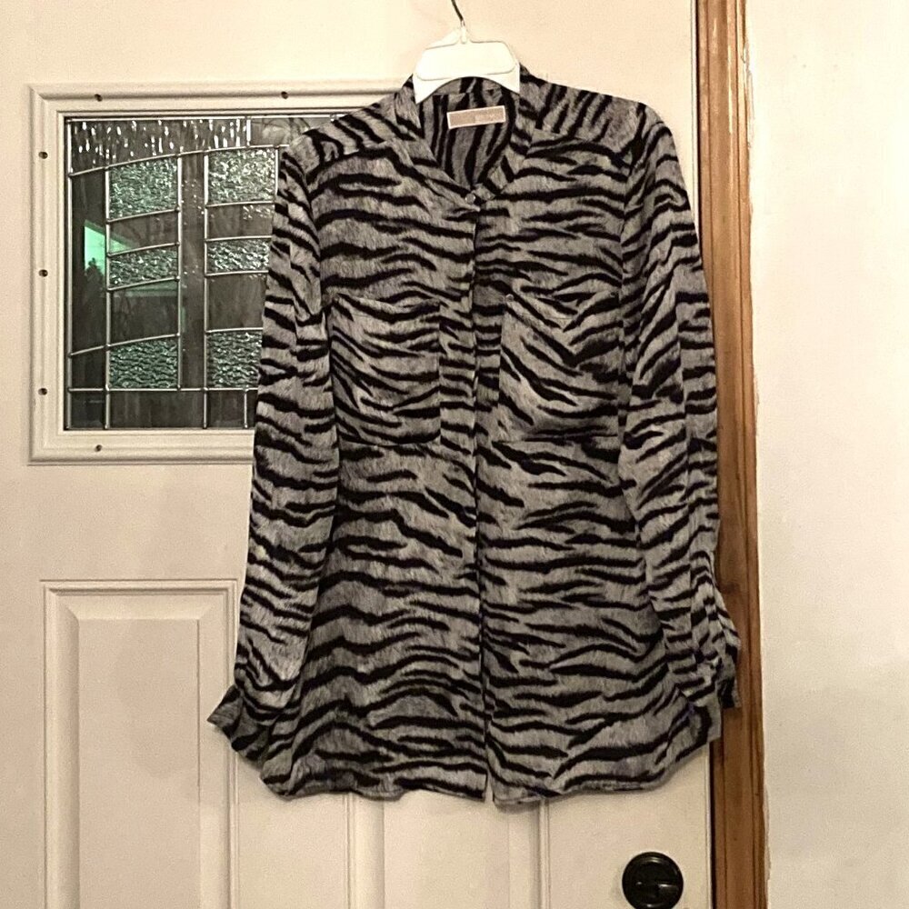Michael Kors zebra long sleeve shirt sz large
